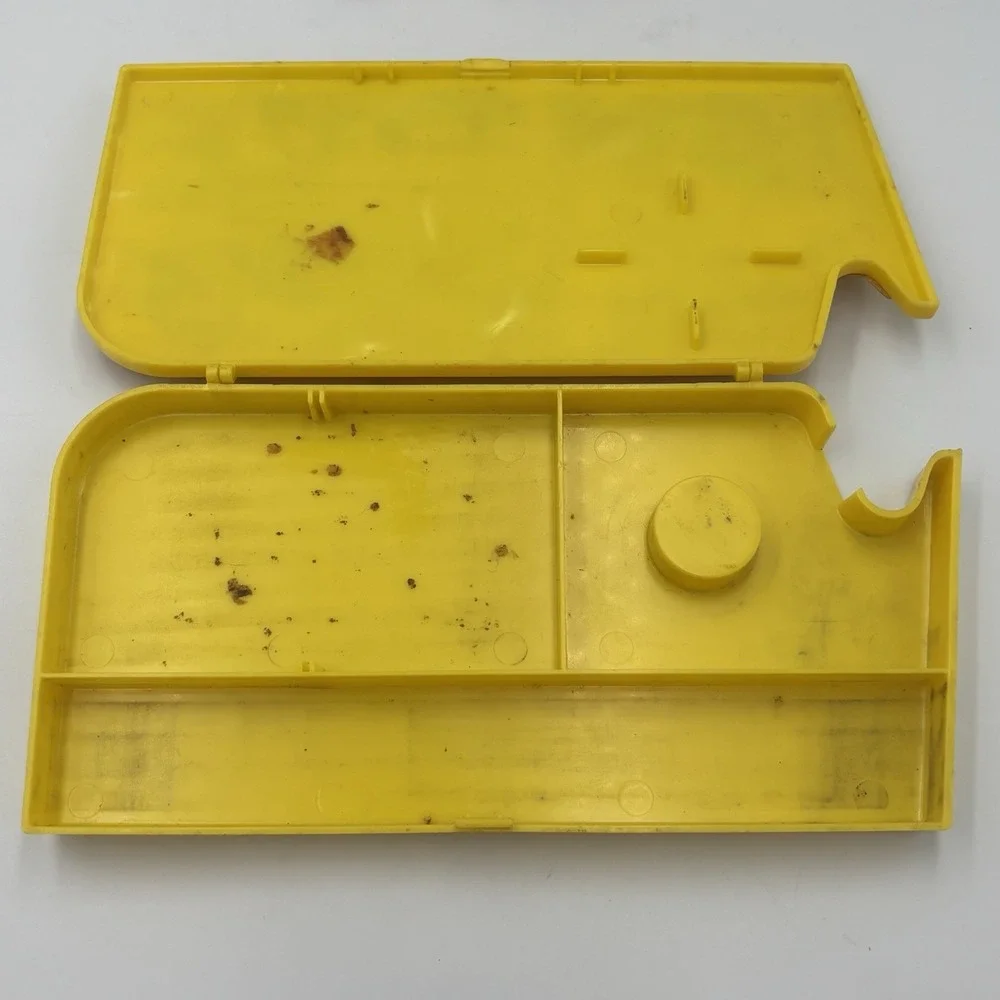Vintage 1978 Kellogg's Yellow School Bus Pencil‎ Case With Pencils
